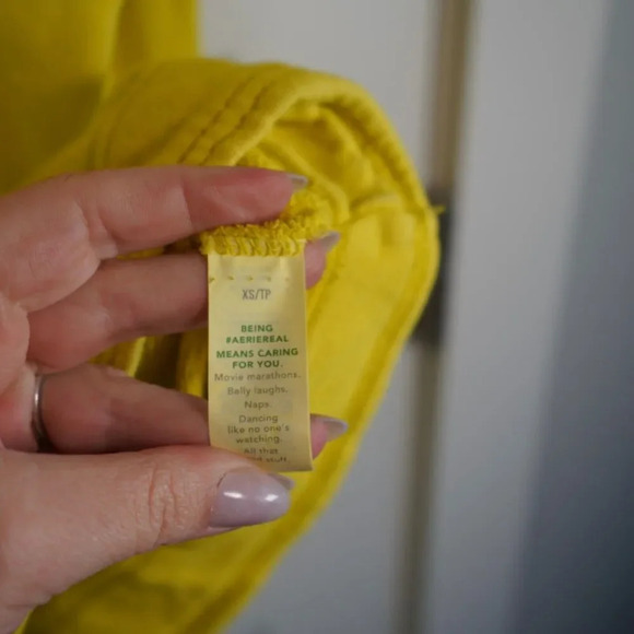 Aerie Hoodie Womens XS Yellow‎ Hooded Sweatshirt Oversized Beachy Athleisure - Picture 3 of 6